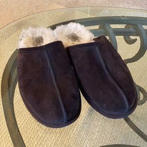 UGG~ Size 11 Sheep Skin, Suede Slippers